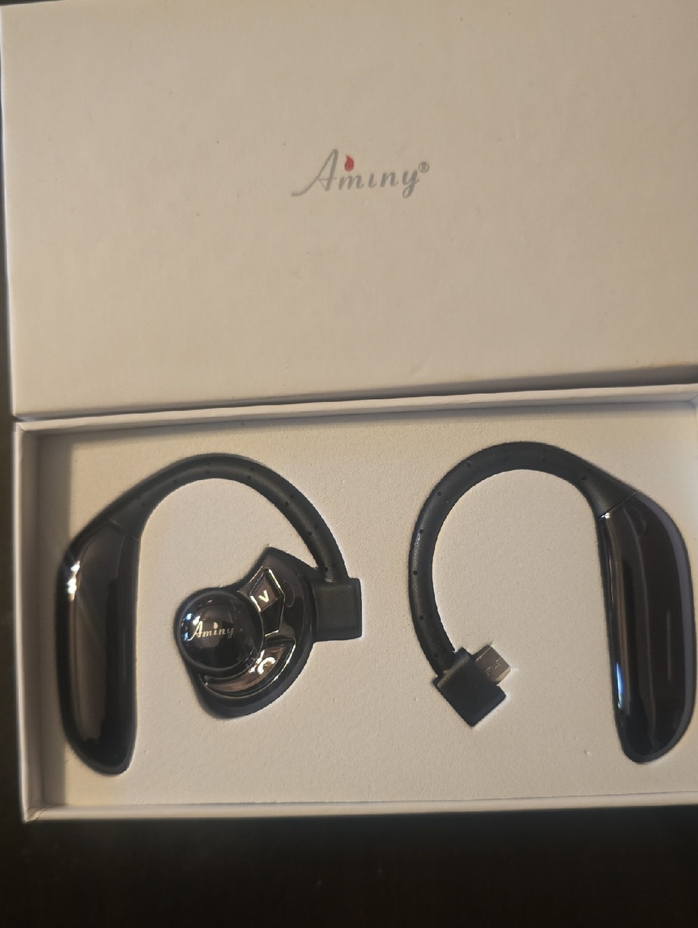 Black Wireless Earhook Headphones